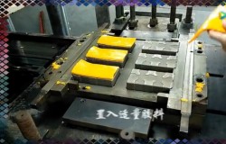 硅膠制品廠生產(chǎn)包膠護(hù)套現(xiàn)場(chǎng)直播